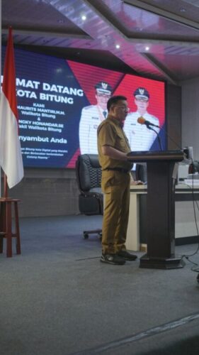 Wali Kota Bitung, Ir. Maurits Mantiri, M.M bersama Wakil Wali Kota Bitung Hengky Honandar, S.E menghadiri kegiatan agenda rakor forum keuangan daerah se-provinsi Sulawesi Utara yang bertempat di ruang S.H Sarundajang, Kantor Walikota Bitung.