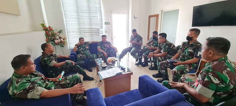 Komandan LANUD Sri Manado Undang Pelajar Sekolah Show Pesawat TNI Angkatan Udara.