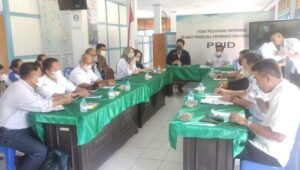 Persiapan pematangan Program Kemitraan Badan Usaha Milik Desa (Bumdes) berbasis Digital di Kecamatan Tabukan Utara Tim Bhakti Kominfo dengan para Kapitalaung dan Pengurus Bumdes di tiga kampung yang menjadi pilot projek bertempat di Kantor Dinas Komunikasi dan Informatika Daerah Kabupaten Kepulauan Sangihe, Rabu, 6 Juli 2022.
