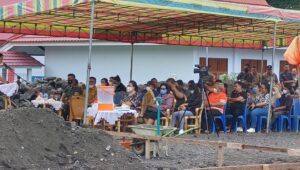 Mohon dukungan DOA Penjabat Bupati dr rinny tamuntuan meletakkan batu pertama