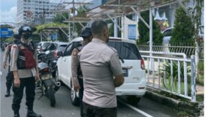 LAKUKAN PATROLI PRESISI SAT SAMAPTA POLRESTA MANADO CIPTAKAN SUASANA KAMTIBMAS YANG AMAN BAGI MASYARAKAT.