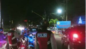 CIPTAKAN KEAMANAN MALAM HARI, SAMAPTA POLRESTA MANADO LAKUKAN PATROLI PRESISI.