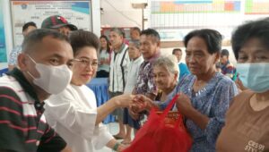 Sinergitas Pemkab Sangihe Bersama Dinsos Provinsi Berbagi Sembako