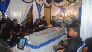 Mathias Tentonda Berduka Atas Meninggalnya Orang Tua Terkasih Ibu Adelheid Mendoko
