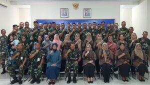 SOSIALISASI KESEHATAN PENCEGAHAN STUNTING MENUJU GENERASI EMAS 2045 KEPADA PRAJURIT DAN KELUARGA BESAR LANUDAL MANADO