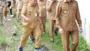 Pasca Banjir, SMPN 11 dan SDN 72 Manado, di Kunjungi Walikota Manado.