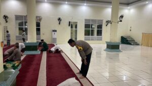 Kapolres Lampung Selatan AKBP Edwin, Serap Informasi Melalui Safari Sholat Subuh