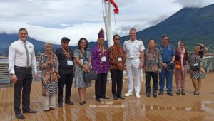 Kapal MV Arcadia Berlabuh Di Bitung, Para turis Mancanegara Disambut Pemkot Bitung