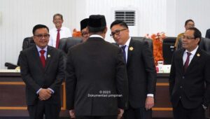 WALI KOTA MENGHADIRI PAW ANGGITA DPRD KOTA BITUNG