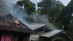 Rumah Warga Kampung Hesang Kabupaten Kepulauan Sangihe Habis Dilahap Sijago Merah