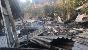 Bergerak cepat, tim pemadam, bantu 2 keluarga terdampak kebakaran